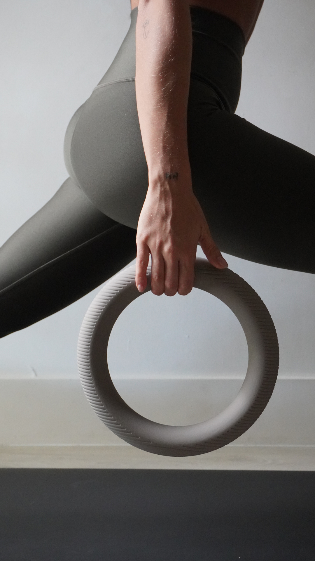 MUNA Dumbbell Ring